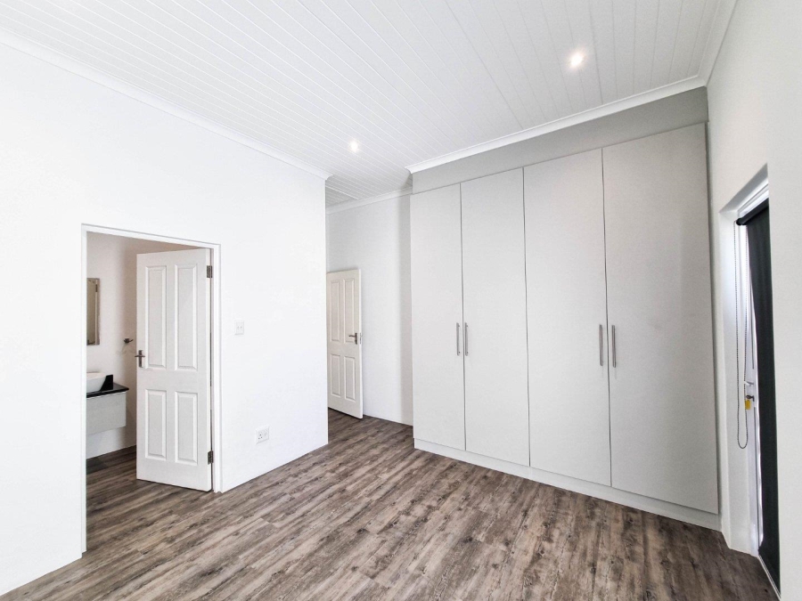 2 Bedroom Property for Sale in Sandbaai Western Cape